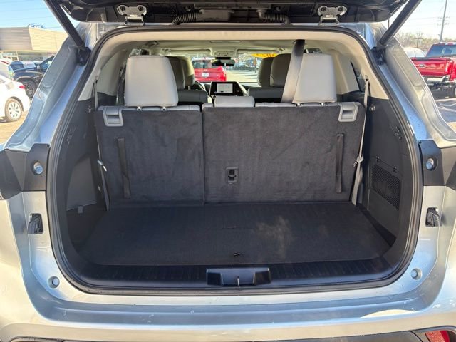 Used 2023 Toyota Highlander XLE image 33