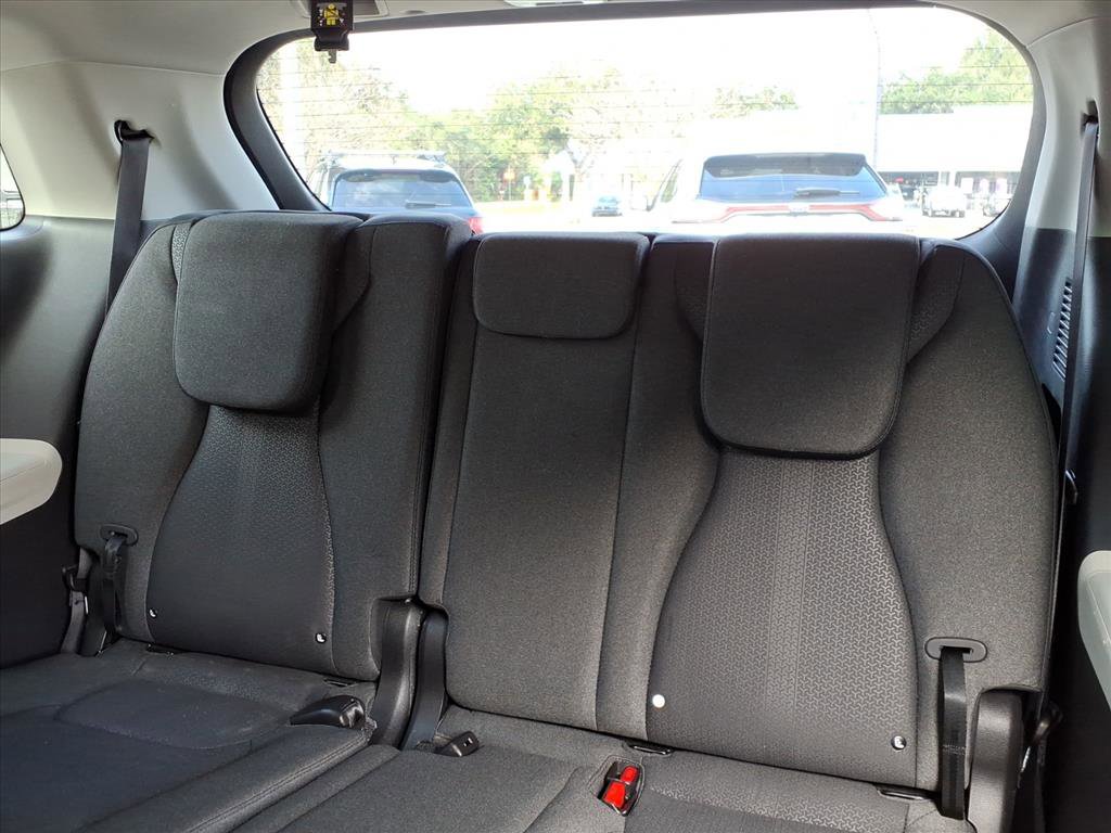 Used 2024 Kia Carnival LX image 19