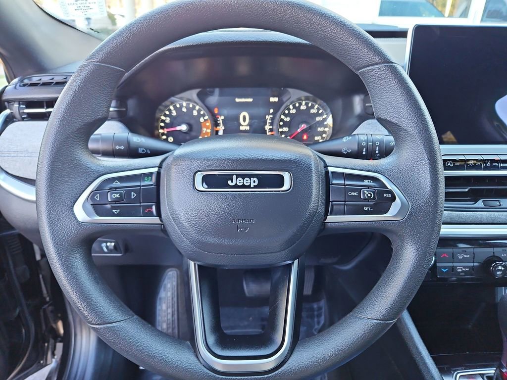Used 2024 Jeep Compass Sport image 10