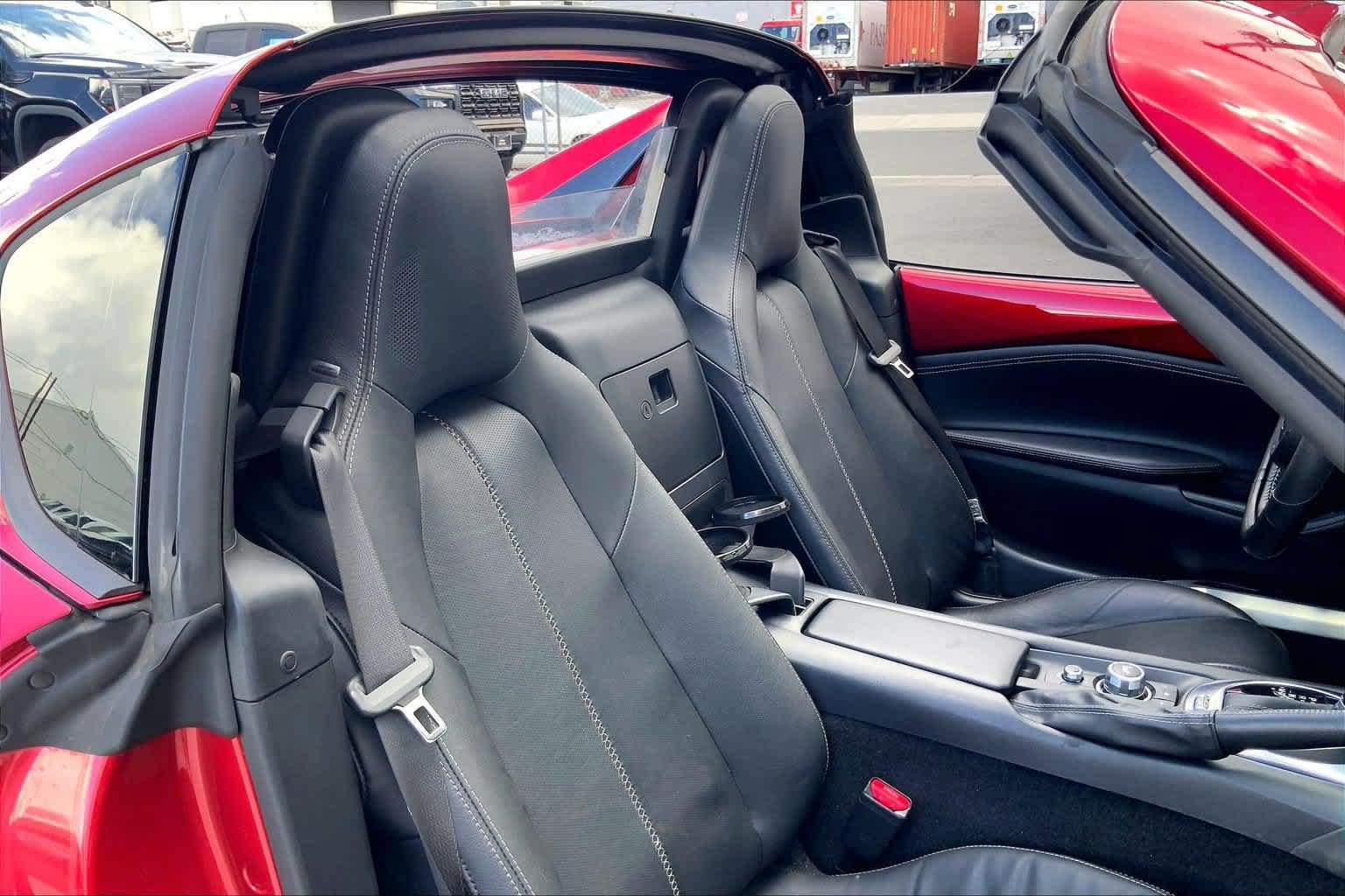 Used 2023 MAZDA MX-5 Miata Grand Touring w/ Weather Package RWD image 4