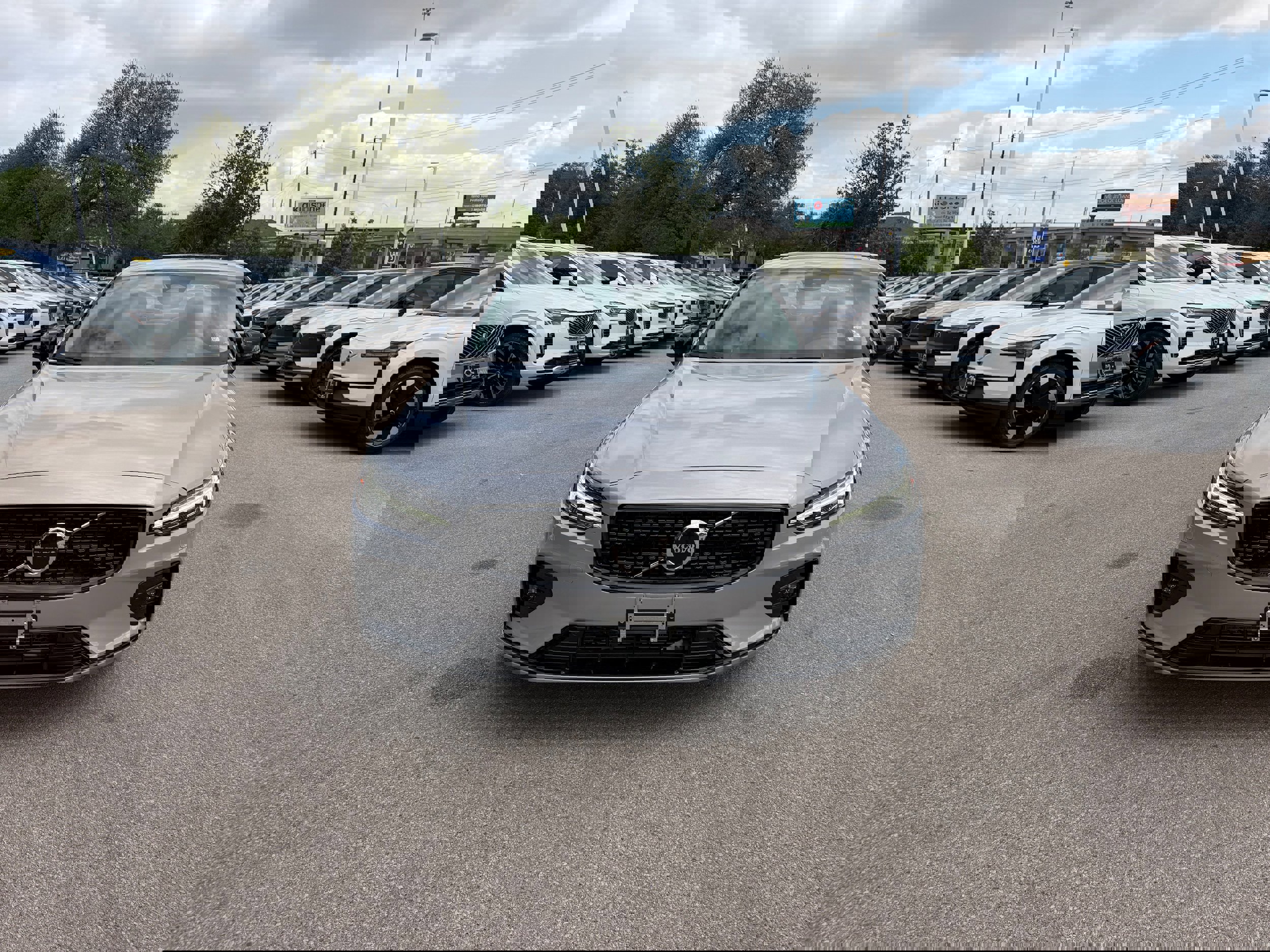 Certified 2025 Volvo S60 B5 Core FWD image 8