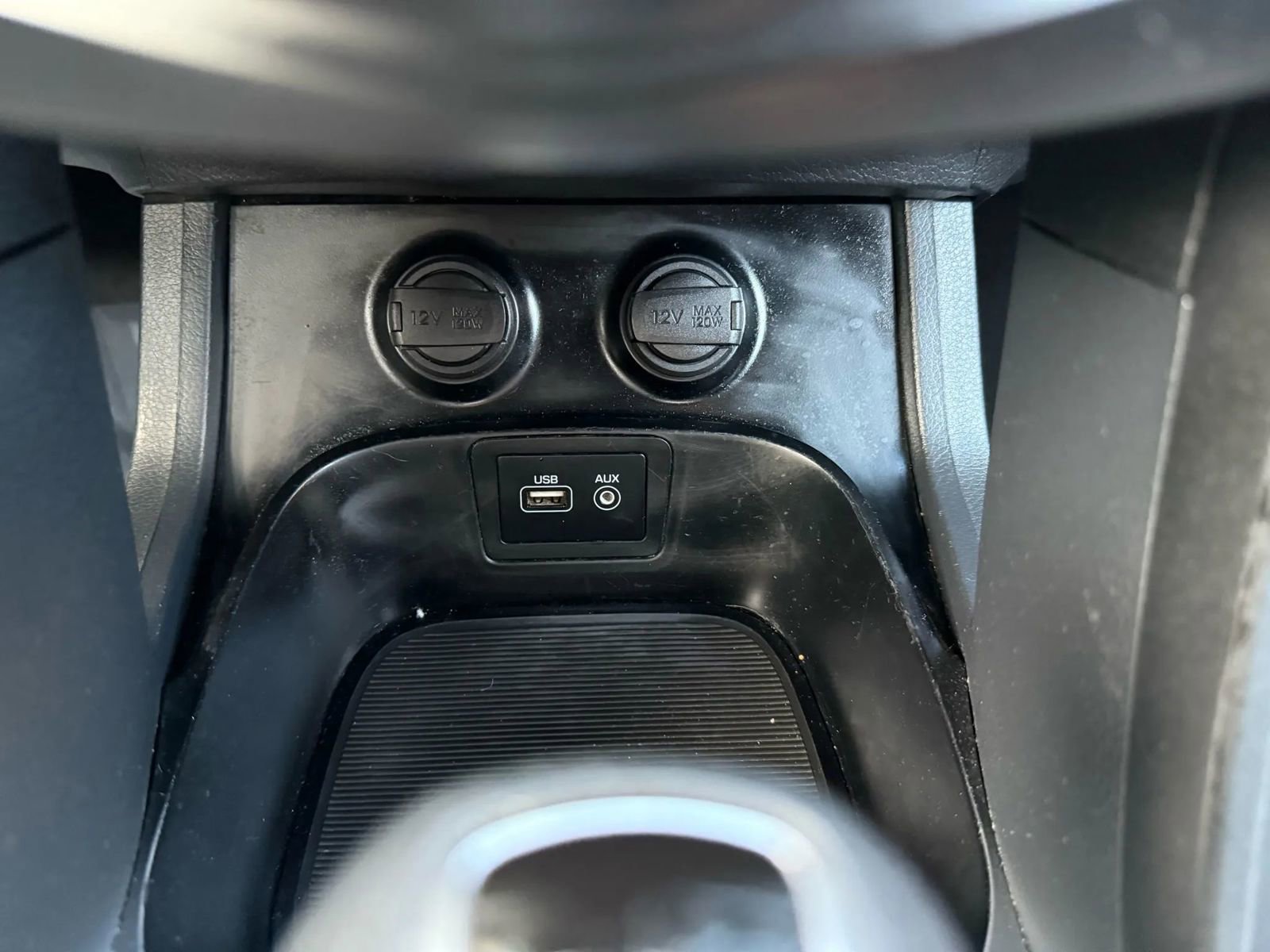 Used 2017 Hyundai Santa Fe Sport image 24