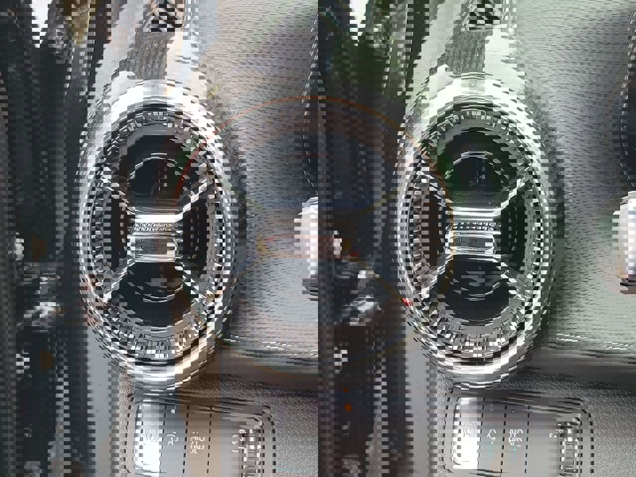 Used 2025 Chevrolet Equinox LT image 28