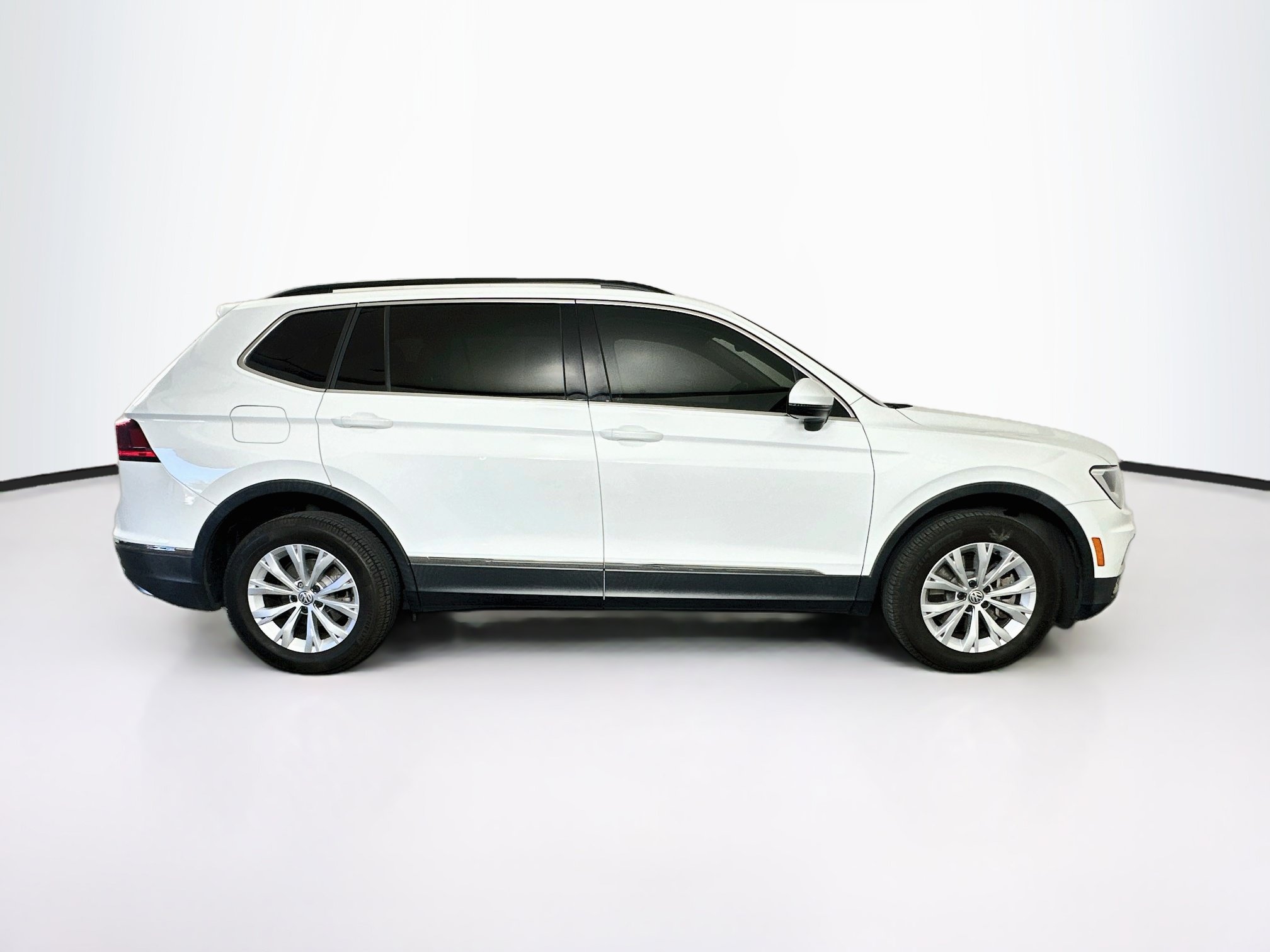 Used 2018 Volkswagen Tiguan SE FWD image 10