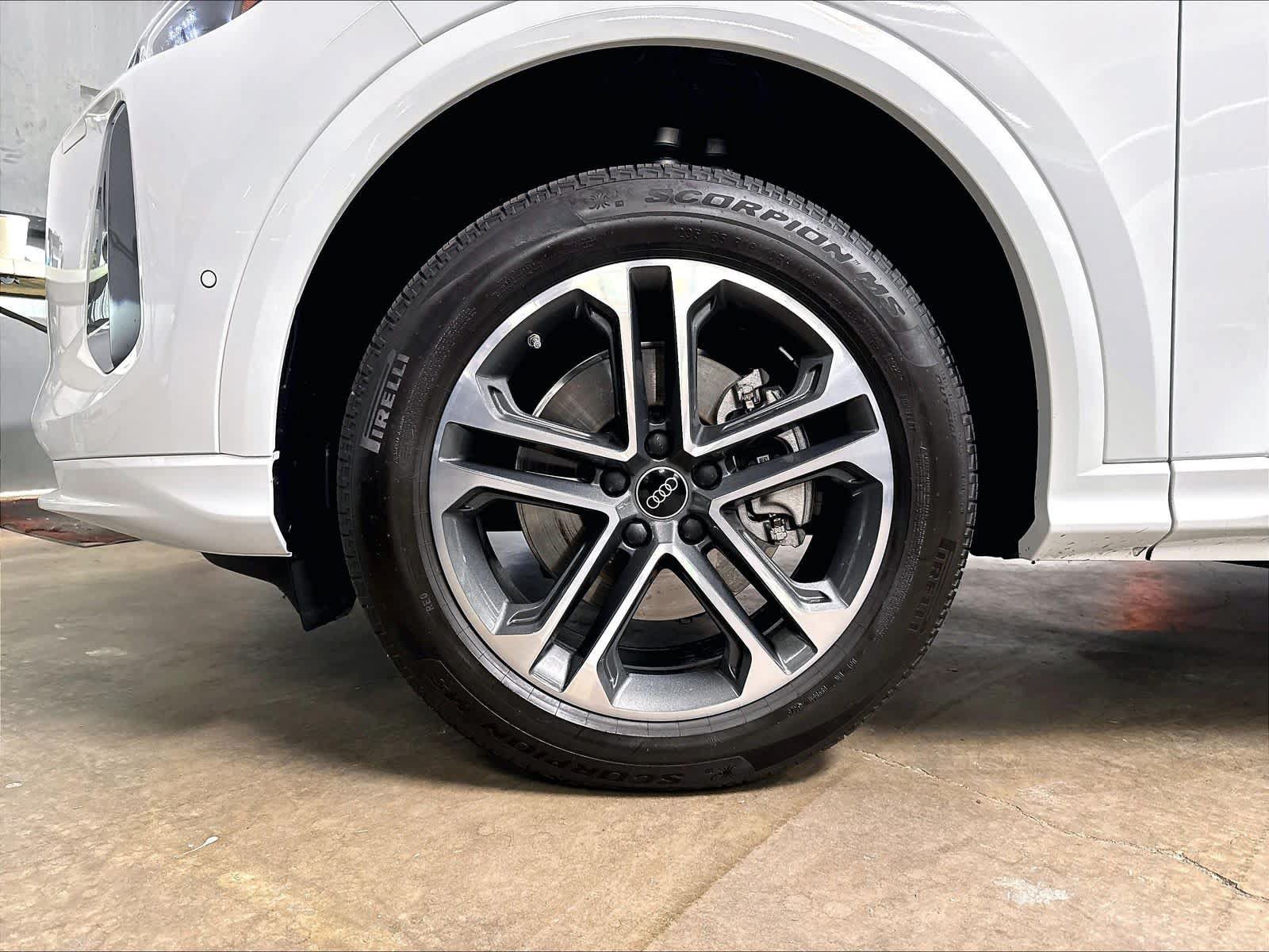 Used 2025 Audi Q5 Premium Plus AWD/4WD image 11