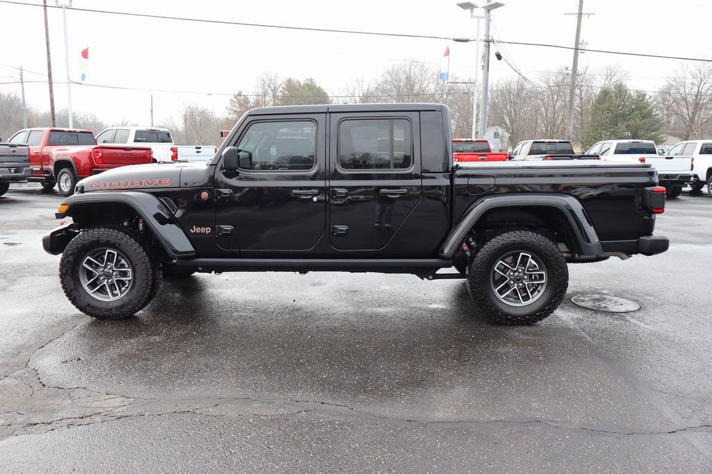 Used 2025 Jeep Gladiator Mojave w/ Convenience Group image 29