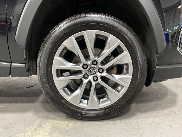 Used 2022 Toyota RAV4 Limited AWD/4WD image 32