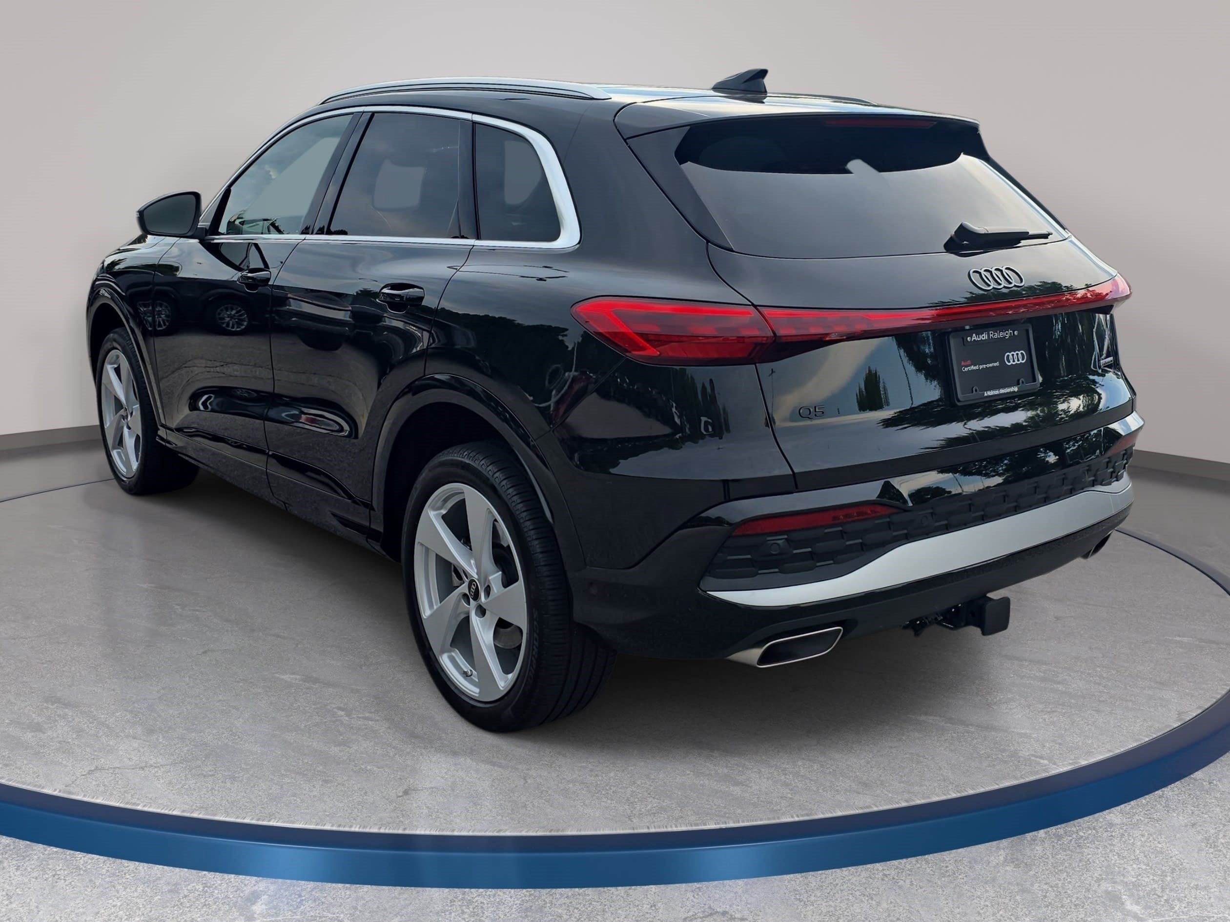 Certified 2025 Audi Q5 Premium Plus w/ Premium Plus AWD/4WD image 7