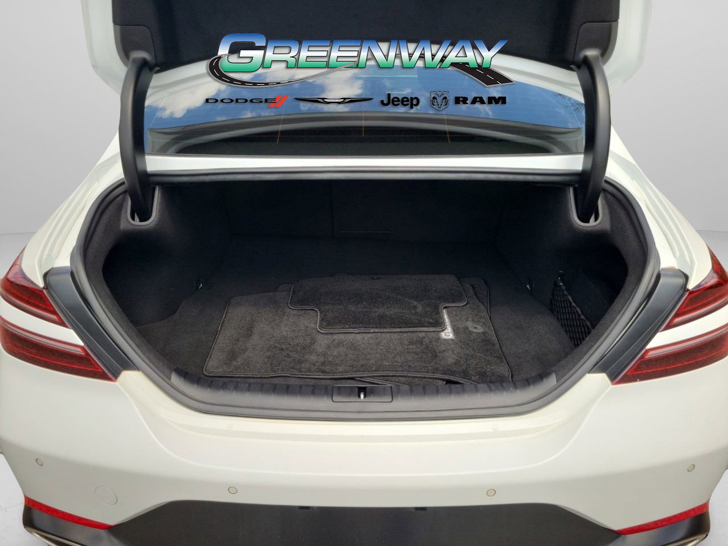 Used 2022 Genesis G70 3.3T Launch Edition image 32