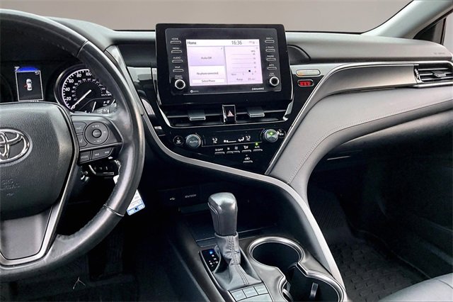 Used 2023 Toyota Camry SE image 9