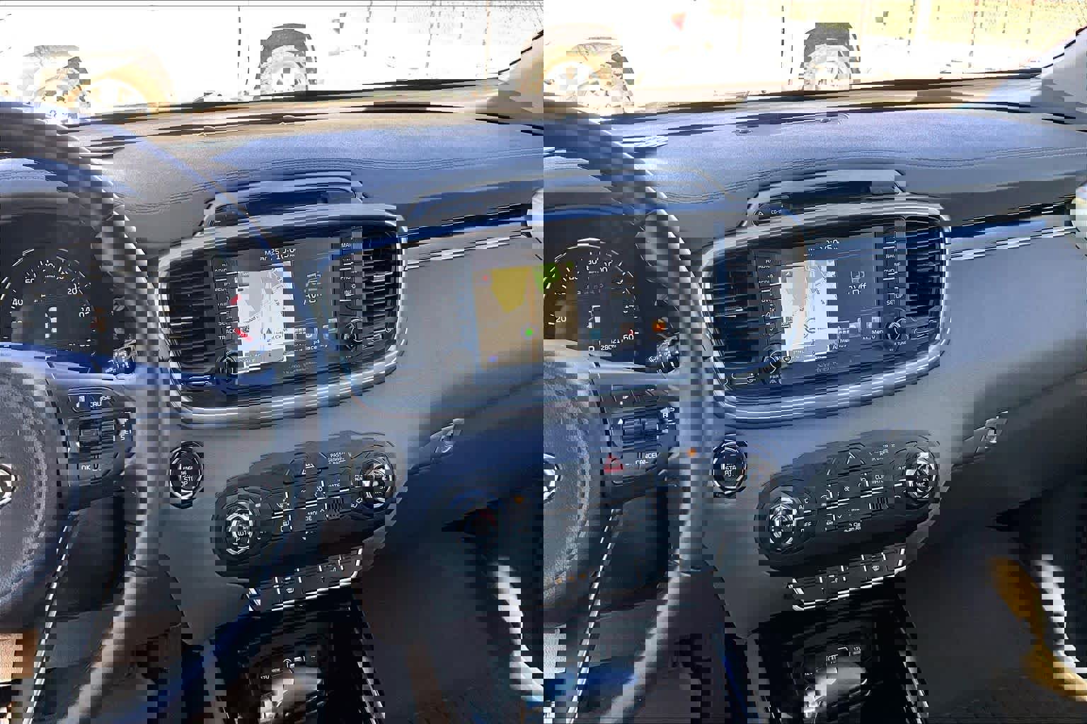 Used 2017 Kia Sorento SX image 7