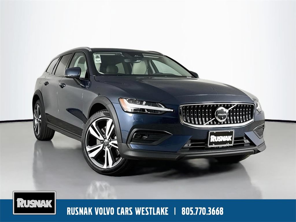 New 2026 Volvo V60 B5 Cross Country Plus w/ Protection Package Premier