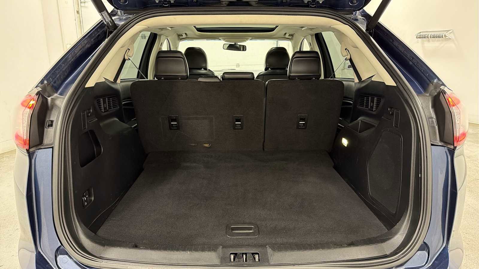 Used 2017 Ford Edge Titanium w/ Equipment Group 301A image 28