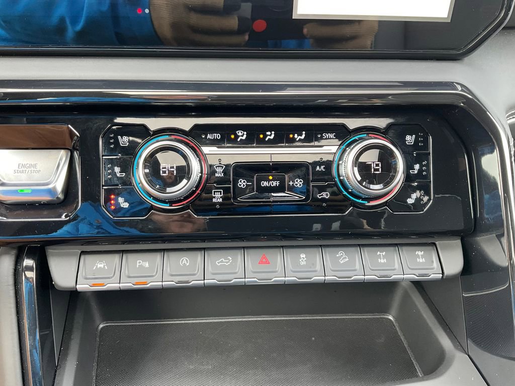 Used 2025 GMC Sierra 1500 AT4X image 9