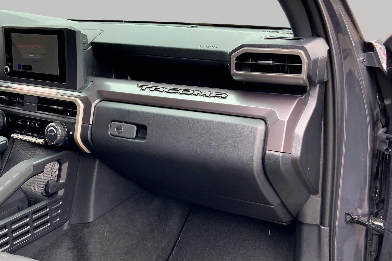 Used 2026 Toyota Tacoma SR5 AWD/4WD image 18