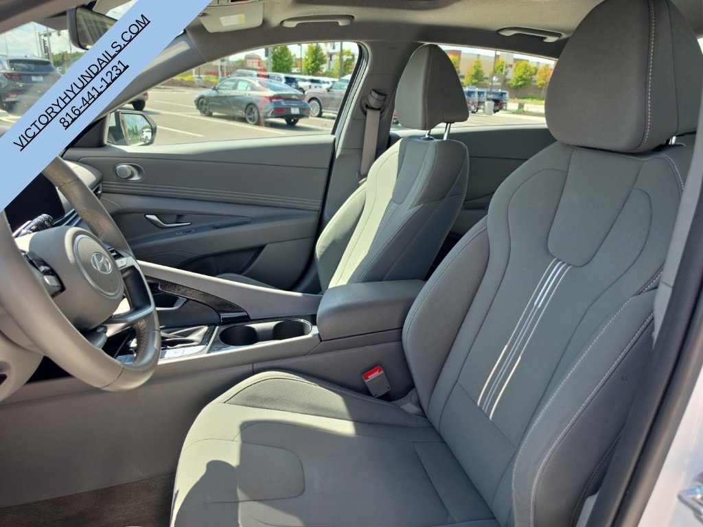 Used 2025 Hyundai Elantra SEL FWD image 11
