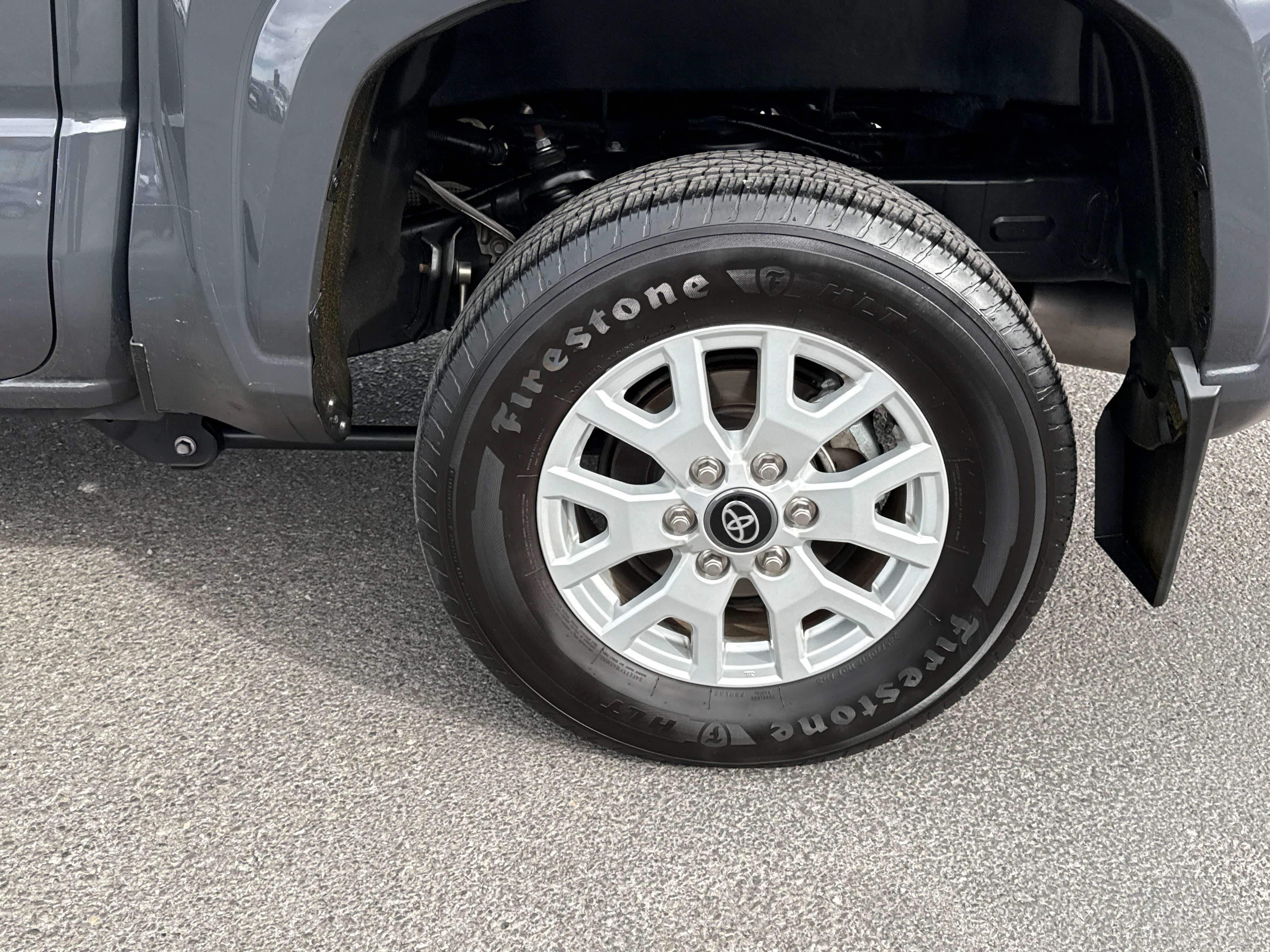 Used 2024 Toyota Tacoma SR5 AWD/4WD image 7