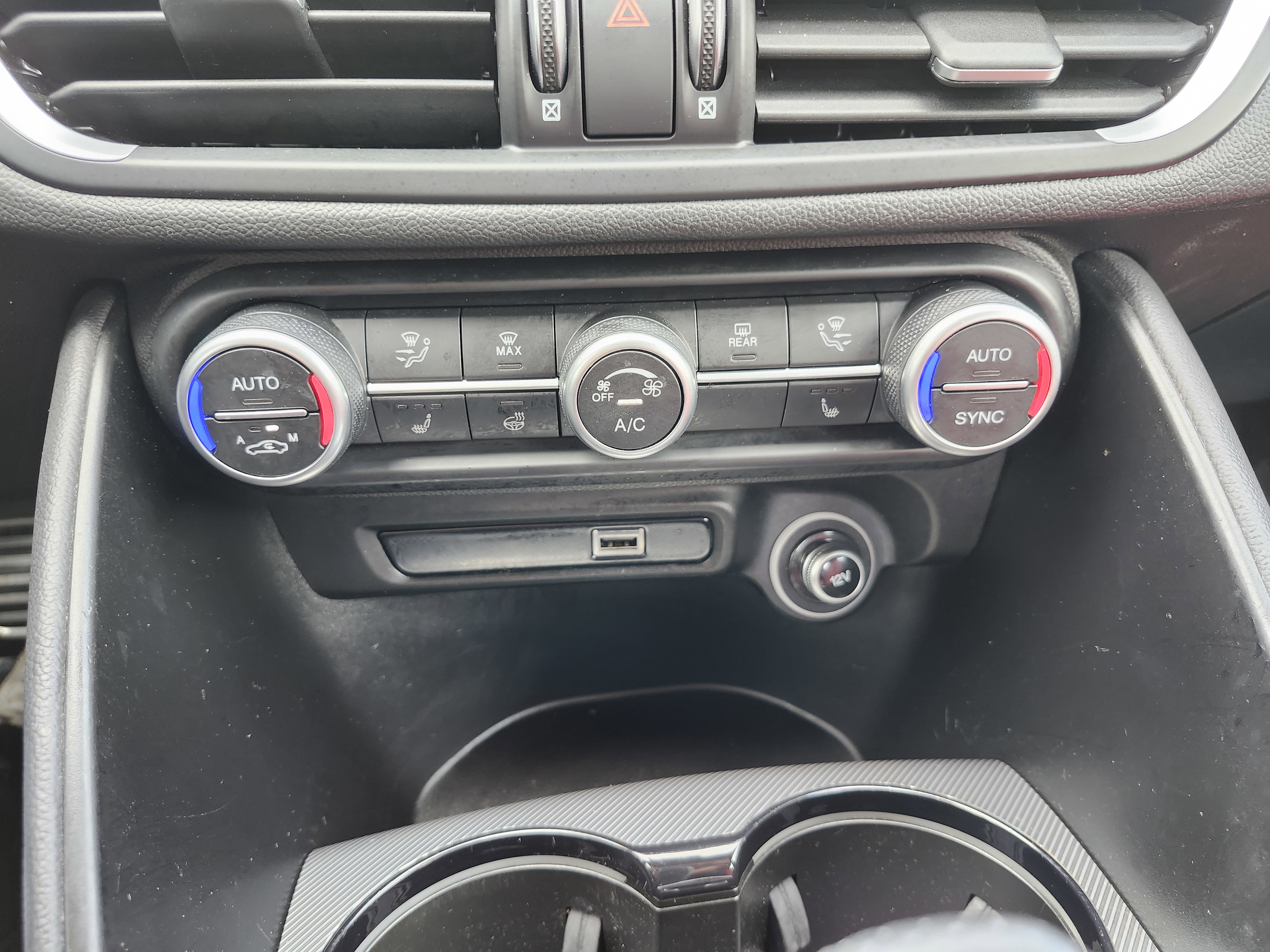 Used 2022 Alfa Romeo Giulia Veloce image 36