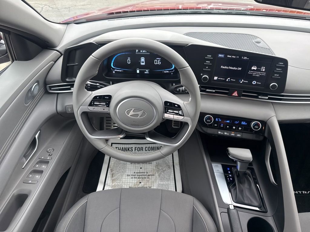 Used 2025 Hyundai Elantra Sport image 24
