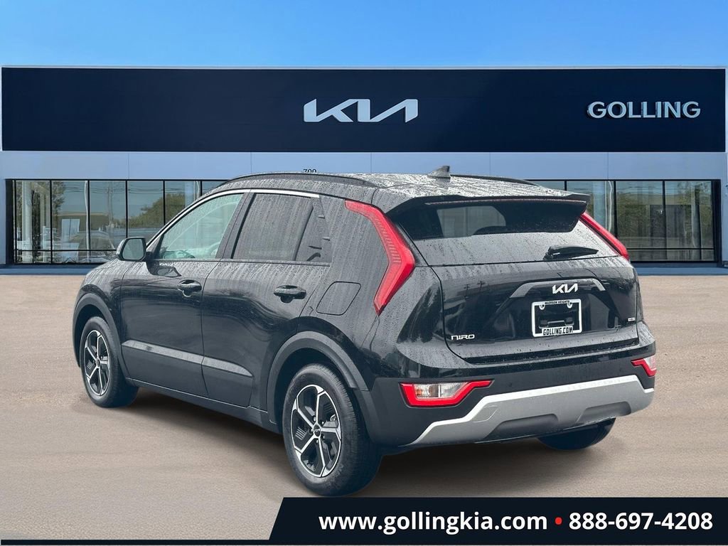 Certified 2025 Kia Niro EX FWD image 4