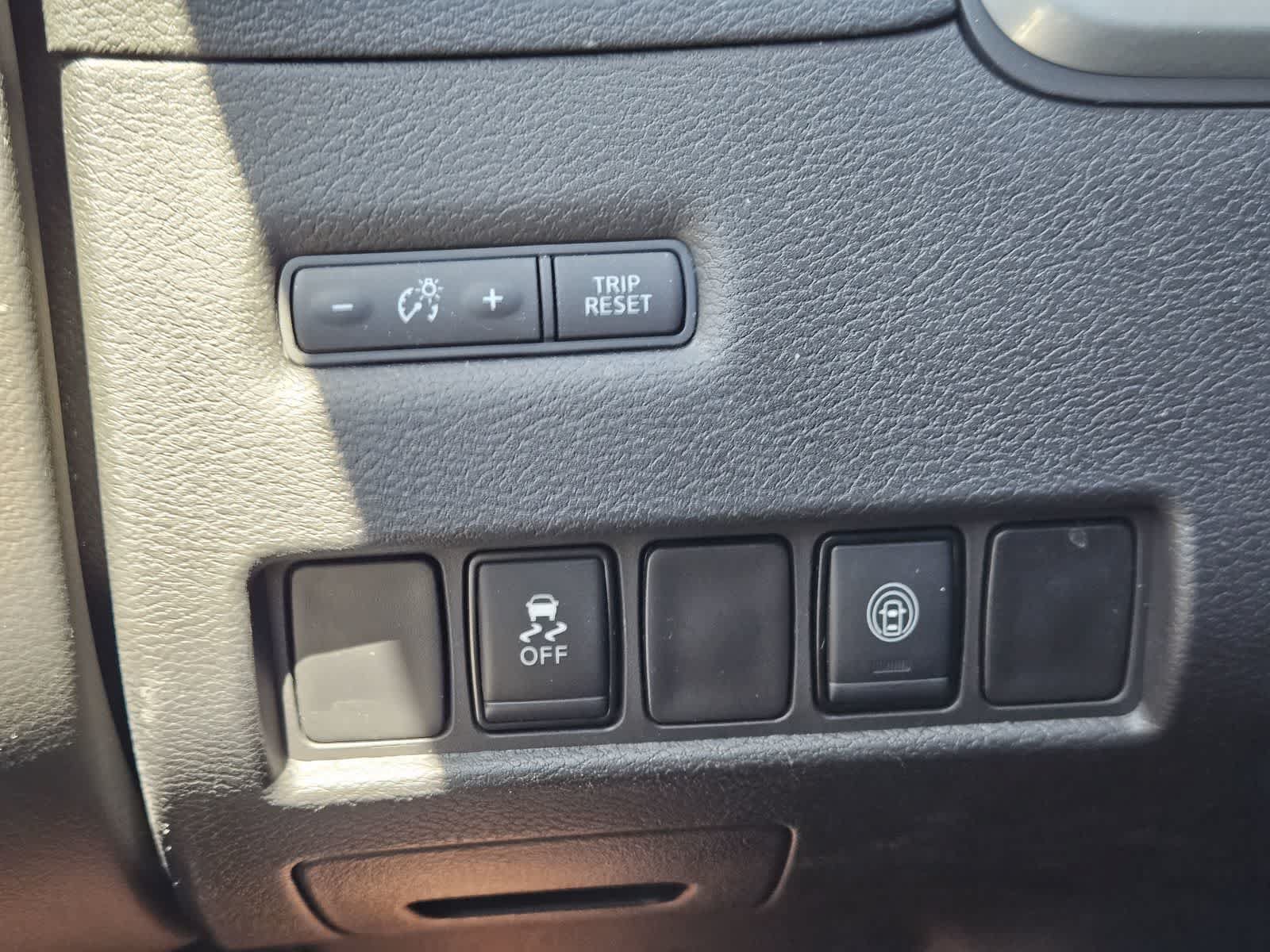 Used 2024 Nissan Murano SV w/ SV Midnight Edition Package FWD image 21