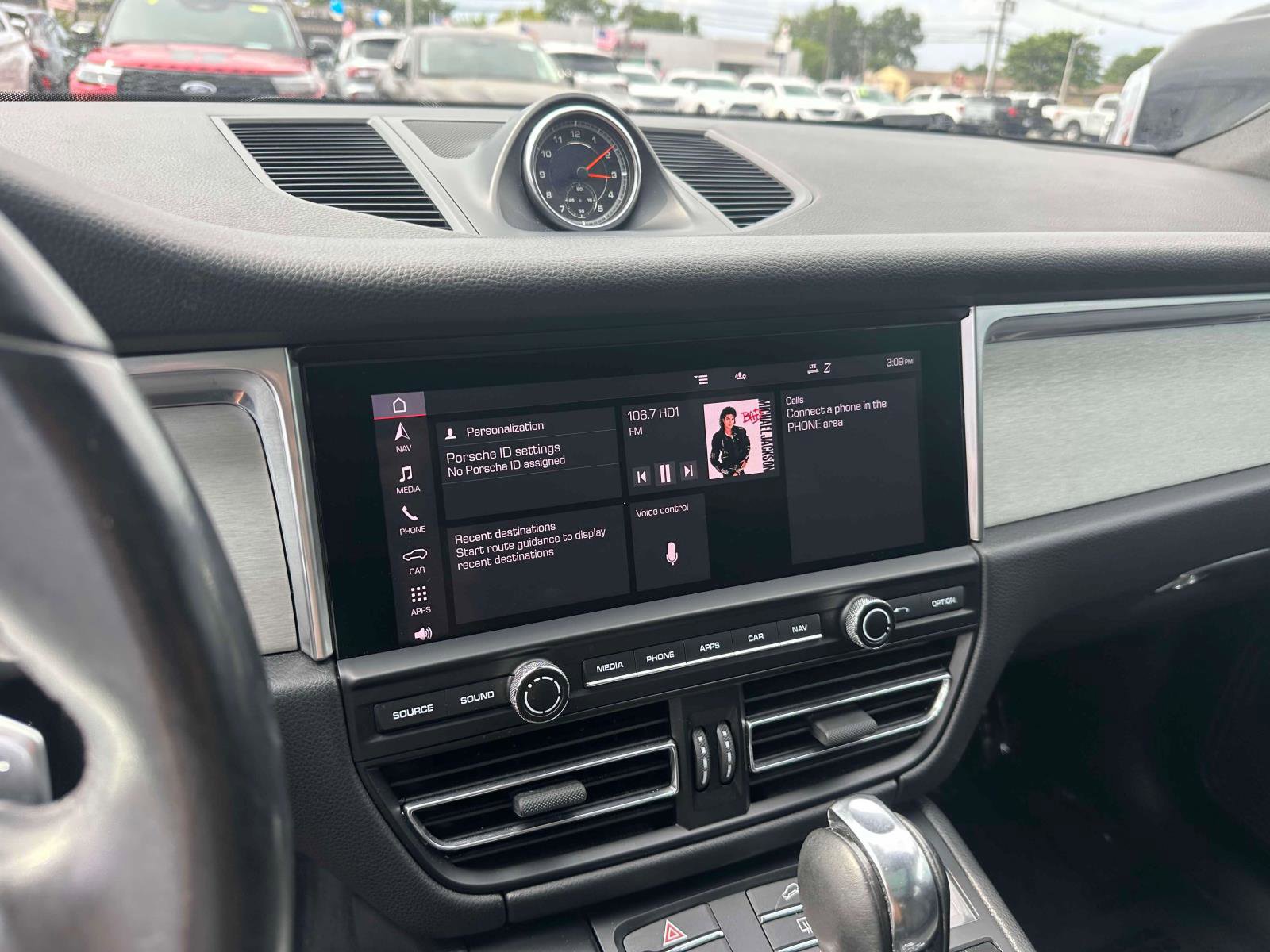 Used 2019 Porsche Macan S w/ Premium Package Plus image 29