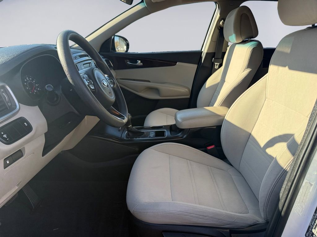 Used 2016 Kia Sorento LX image 10