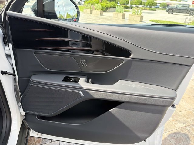 New 2026 Lincoln Nautilus Premier AWD/4WD image 17