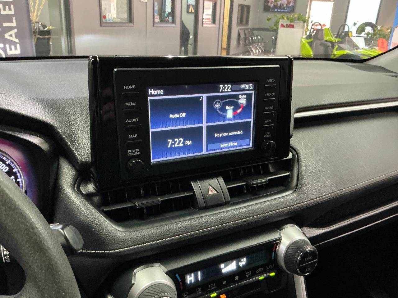 Used 2019 Toyota RAV4 LE AWD/4WD image 19