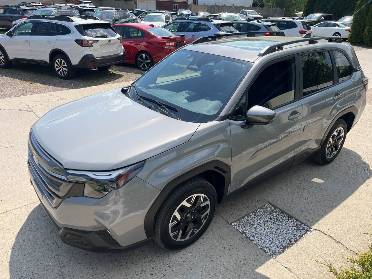 Used 2025 Subaru Forester Premium AWD/4WD image 4