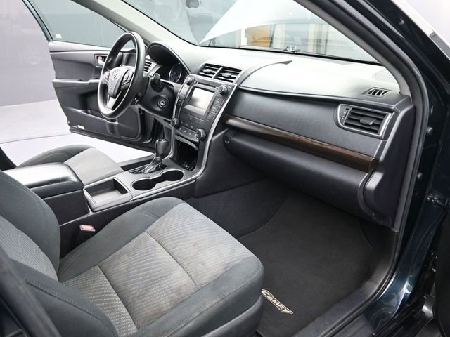 Used 2016 Toyota Camry LE image 23