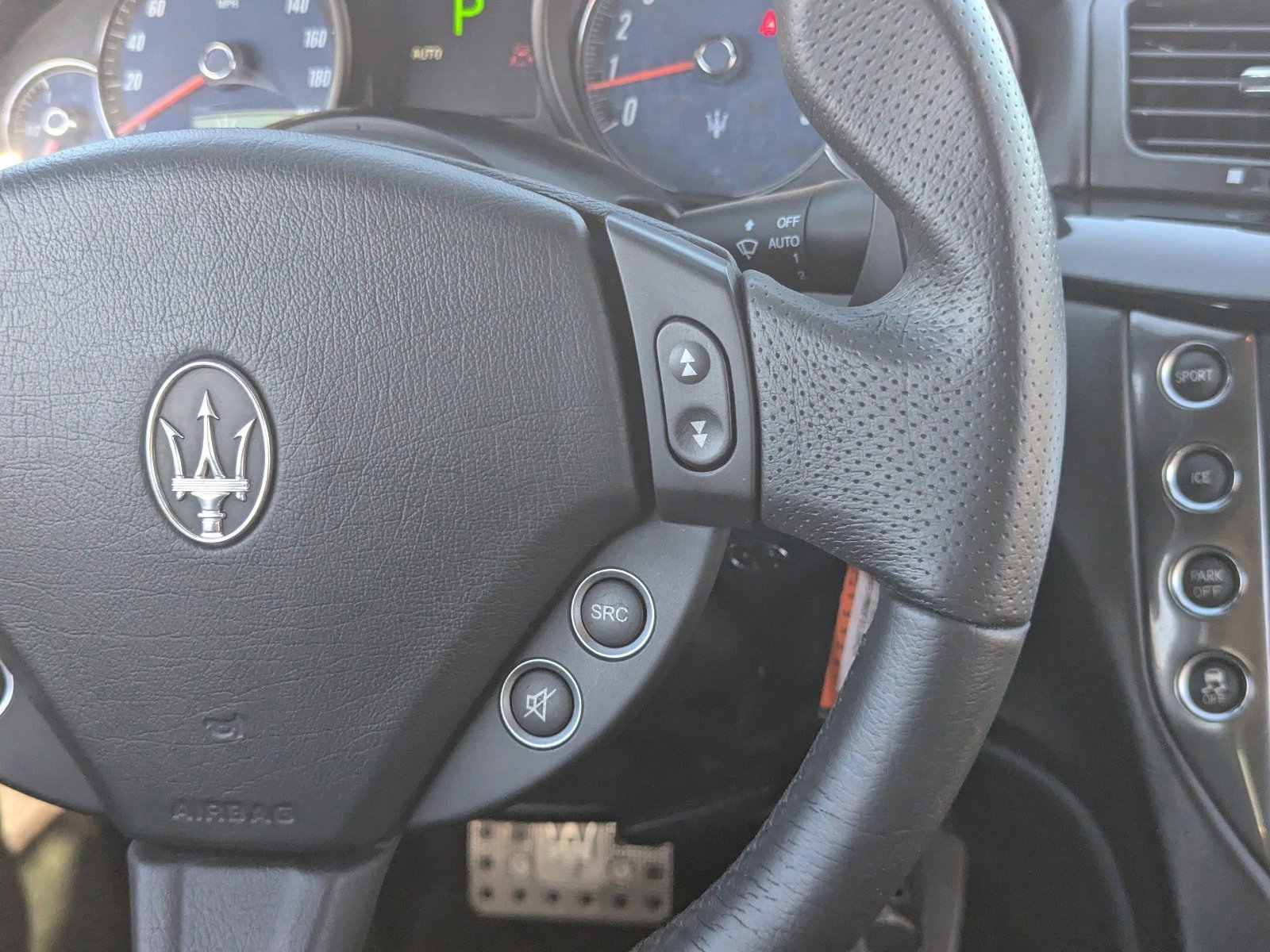 Used 2015 Maserati GranTurismo Sport image 20