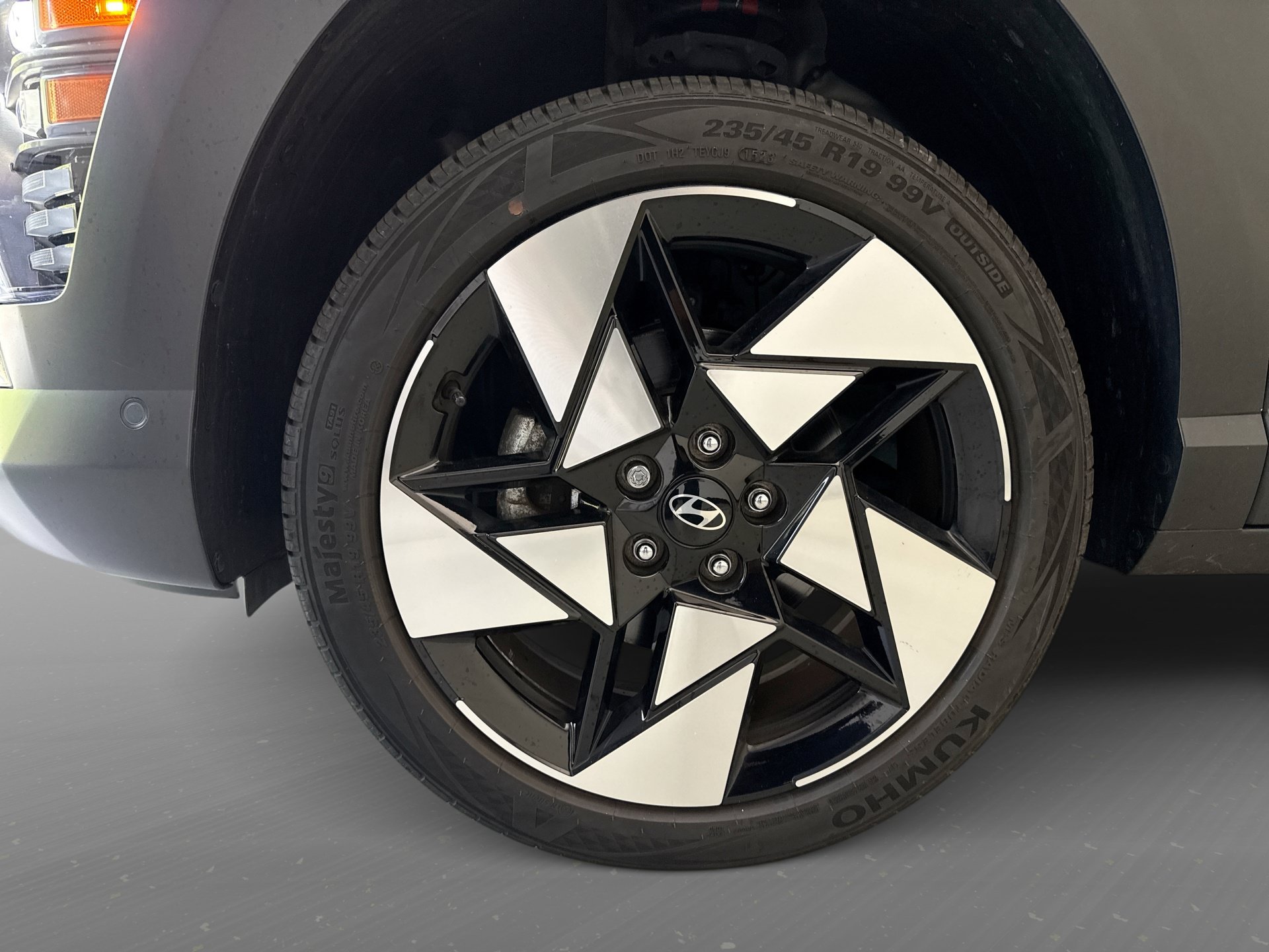 Used 2024 Hyundai Kona Limited AWD/4WD image 22
