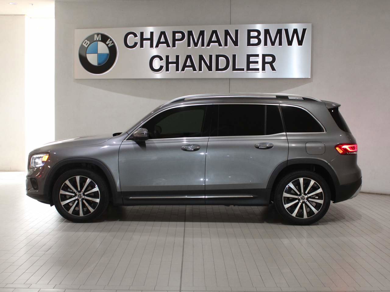 Used 2022 Mercedes-Benz GLB 250 4MATIC image 3