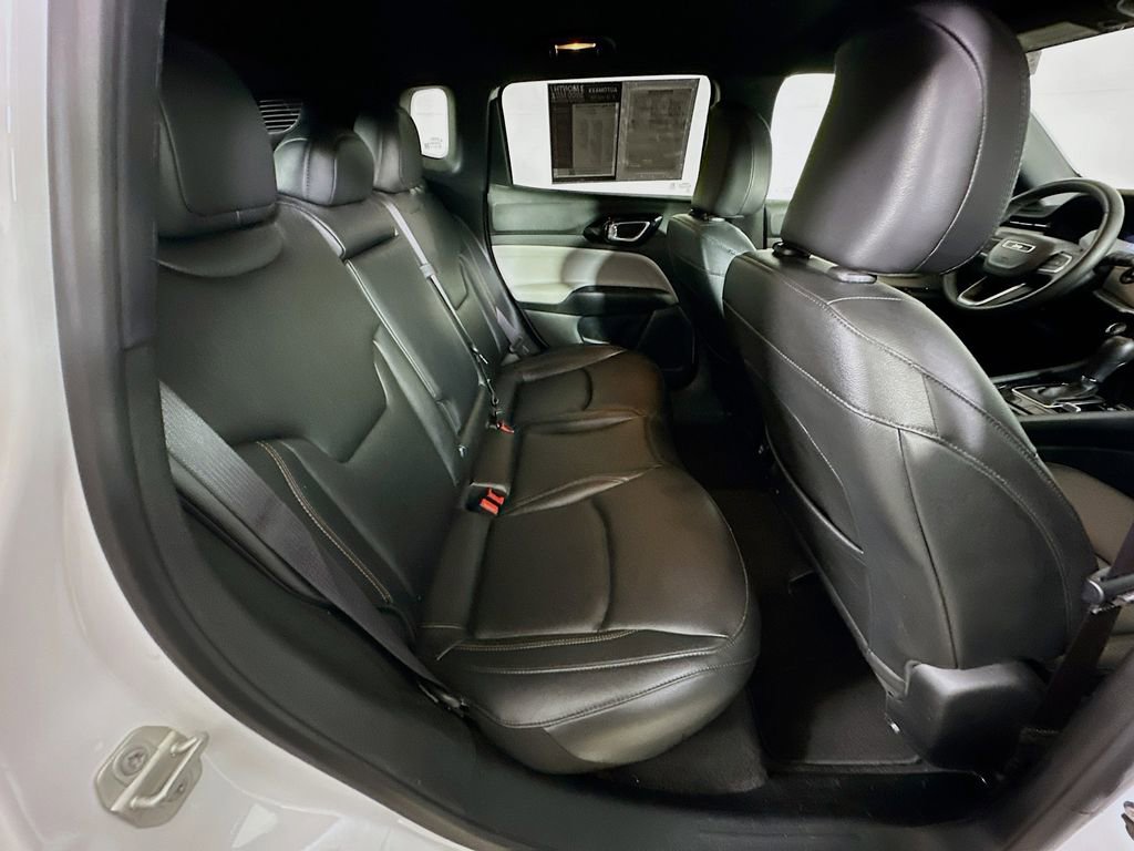 Used 2024 Jeep Compass Limited image 11