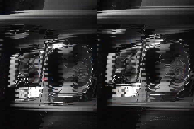 Used 2025 Hyundai Elantra SEL image 31