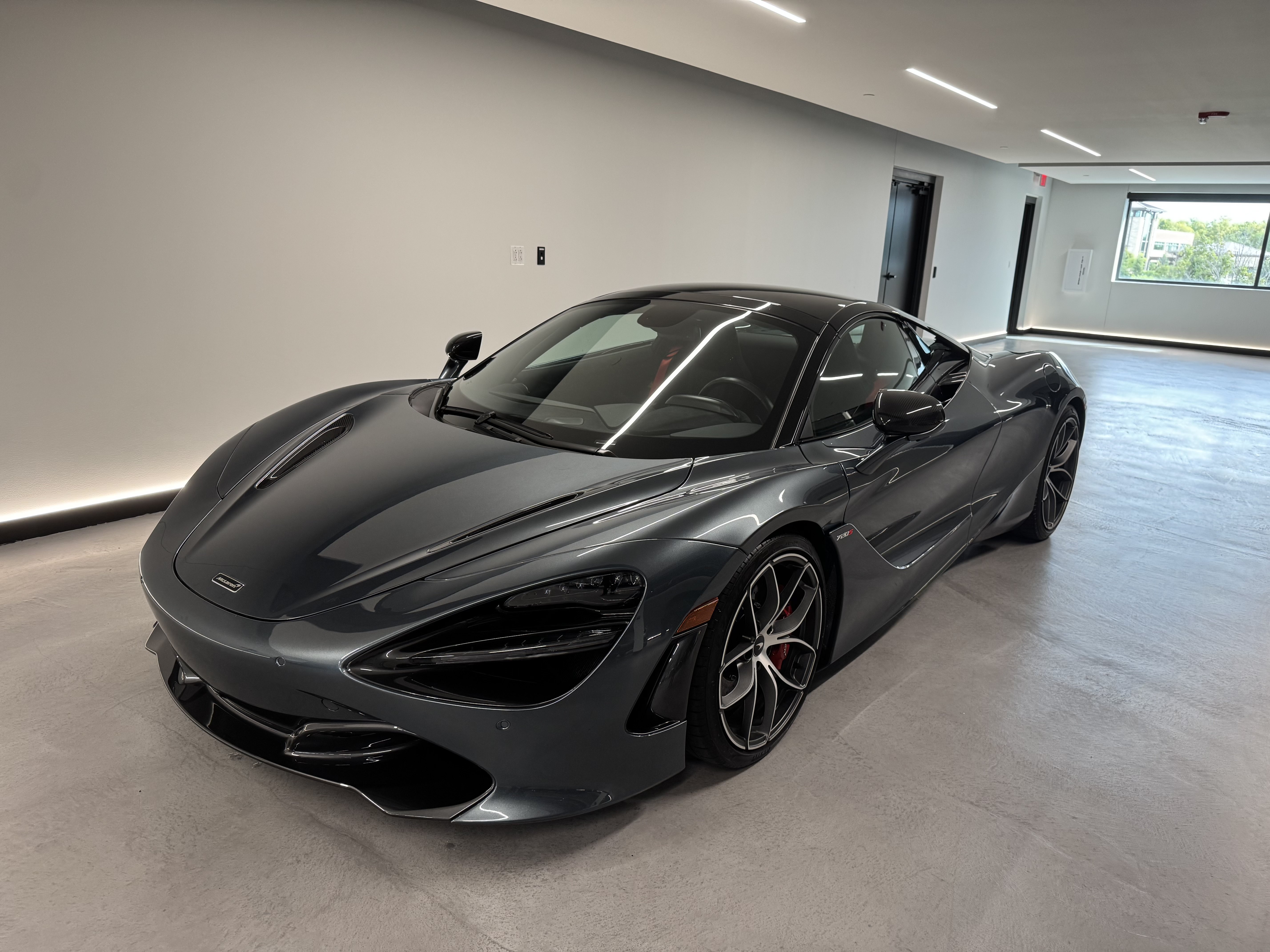 Used 2022 McLaren 720S Spider RWD image 4