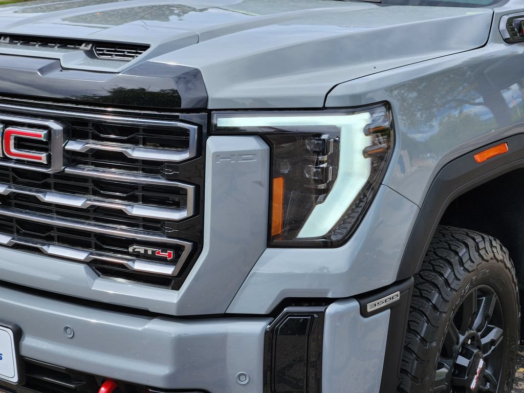 Used 2025 GMC Sierra 3500 AT4 w/ AT4 Premium Plus Package AWD/4WD image 9