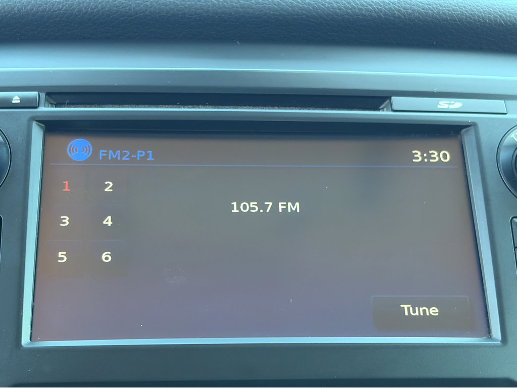 Used 2017 Nissan Titan PRO-4X AWD/4WD image 5