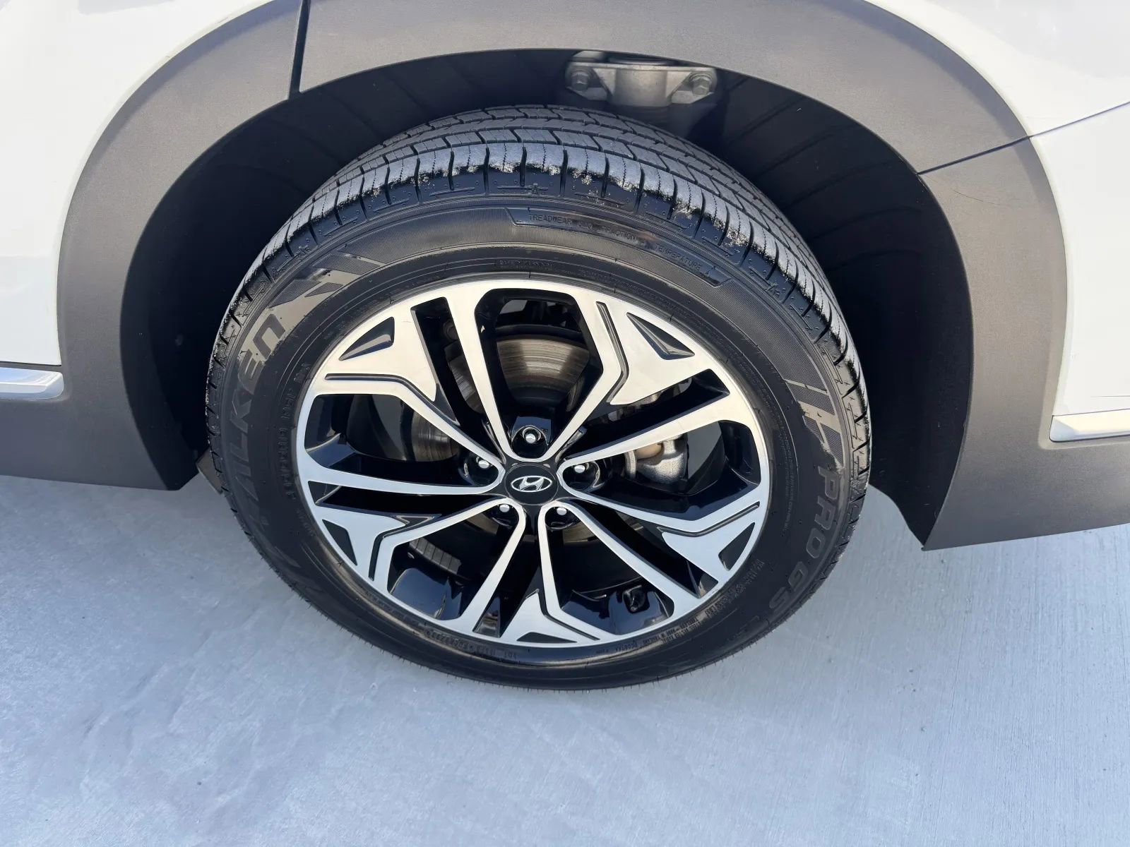 Used 2019 Hyundai Santa Fe AWD image 11
