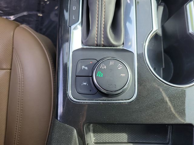 Used 2019 Chevrolet Blazer Premier w/ Sun and Wheels Package AWD/4WD image 24