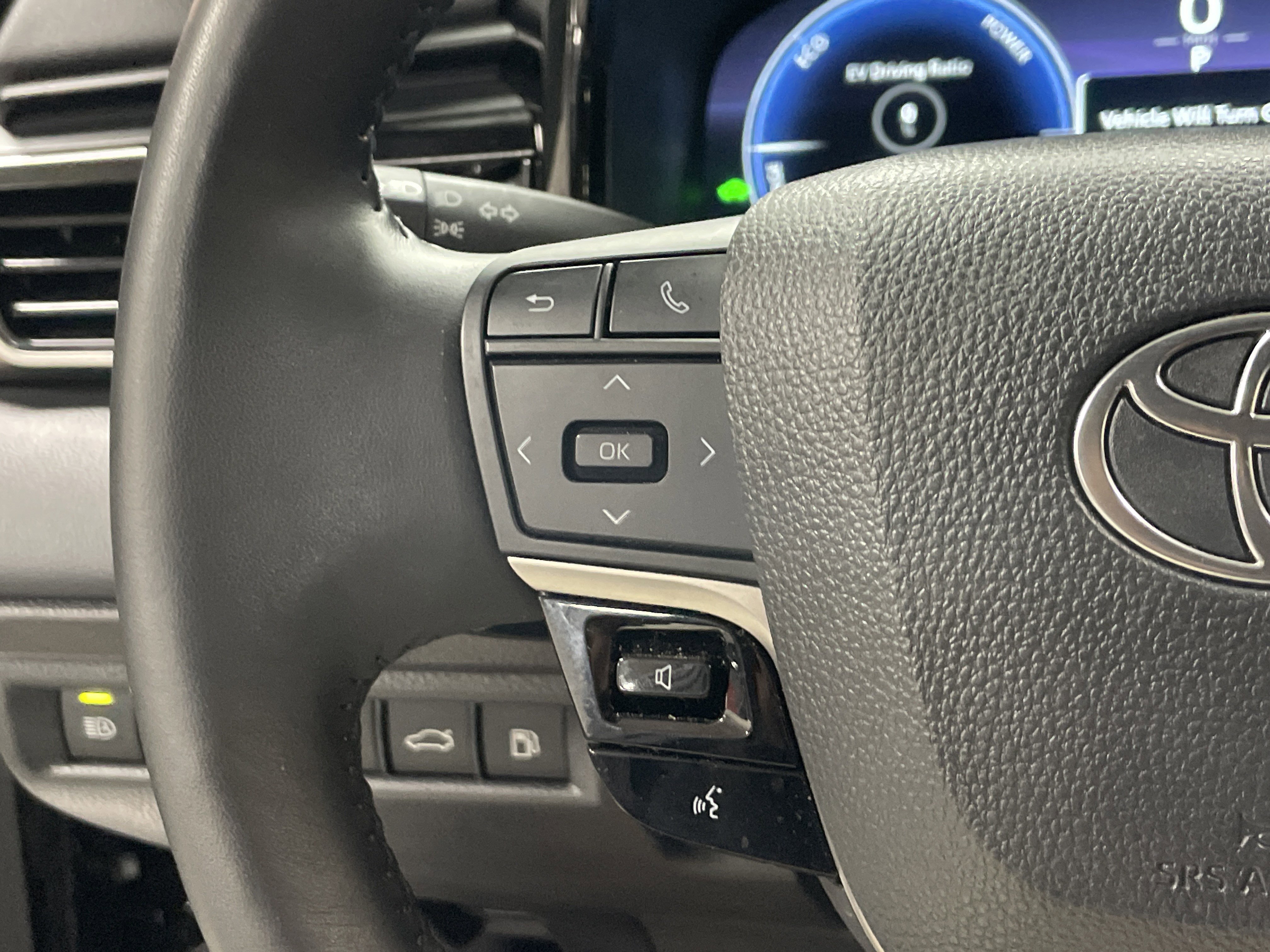 Used 2025 Toyota Camry XSE w/ Premium Package image 19