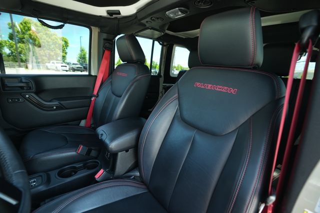 Used 2017 Jeep Wrangler Unlimited Rubicon AWD/4WD image 39