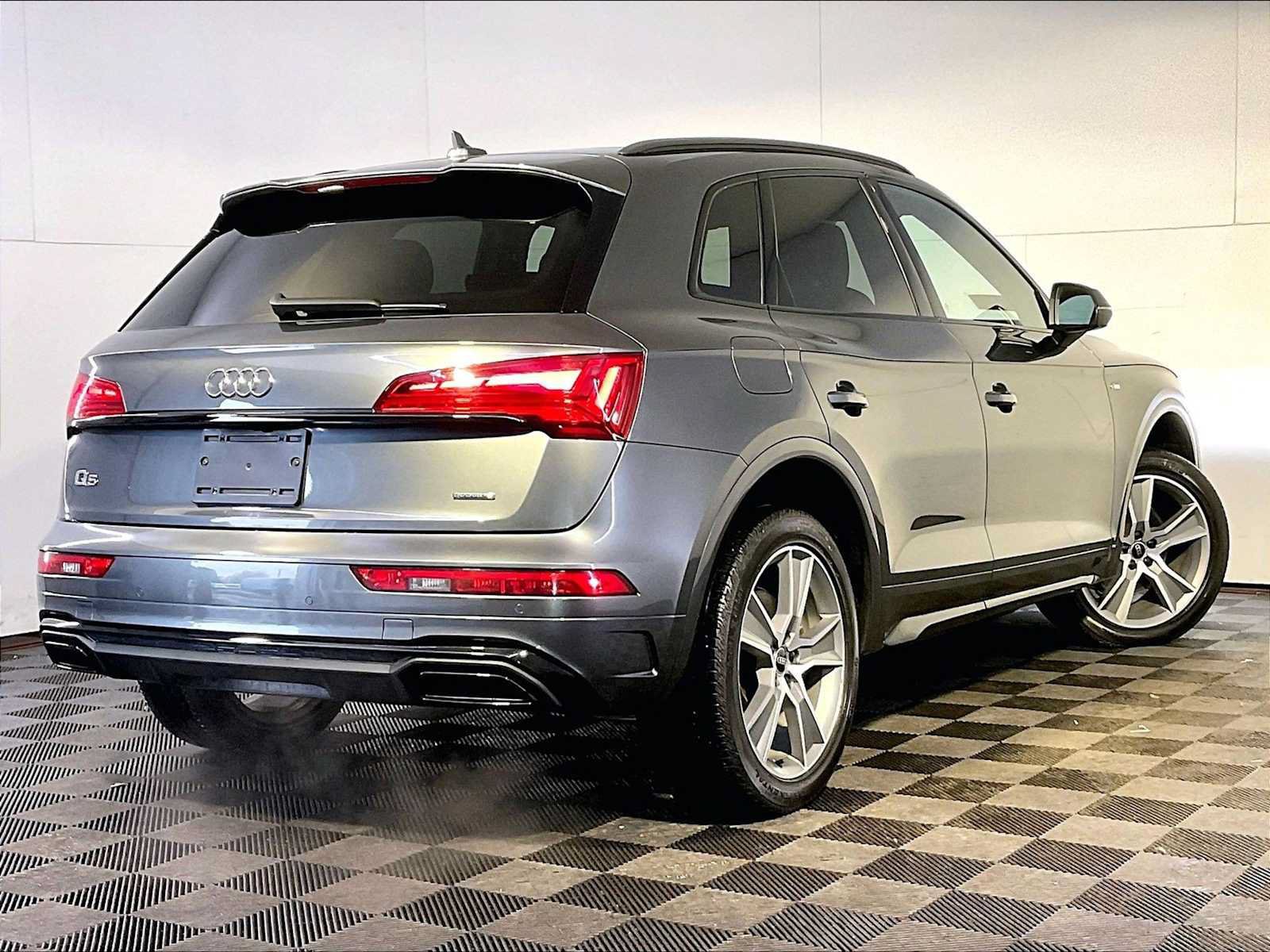 Used 2025 Audi Q5 2.0T Premium w/ Convenience Plus Package AWD/4WD image 7