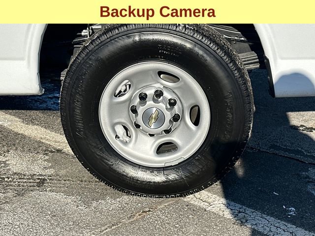 Used 2025 Chevrolet Express 2500 Extended w/ Communications Package image 9