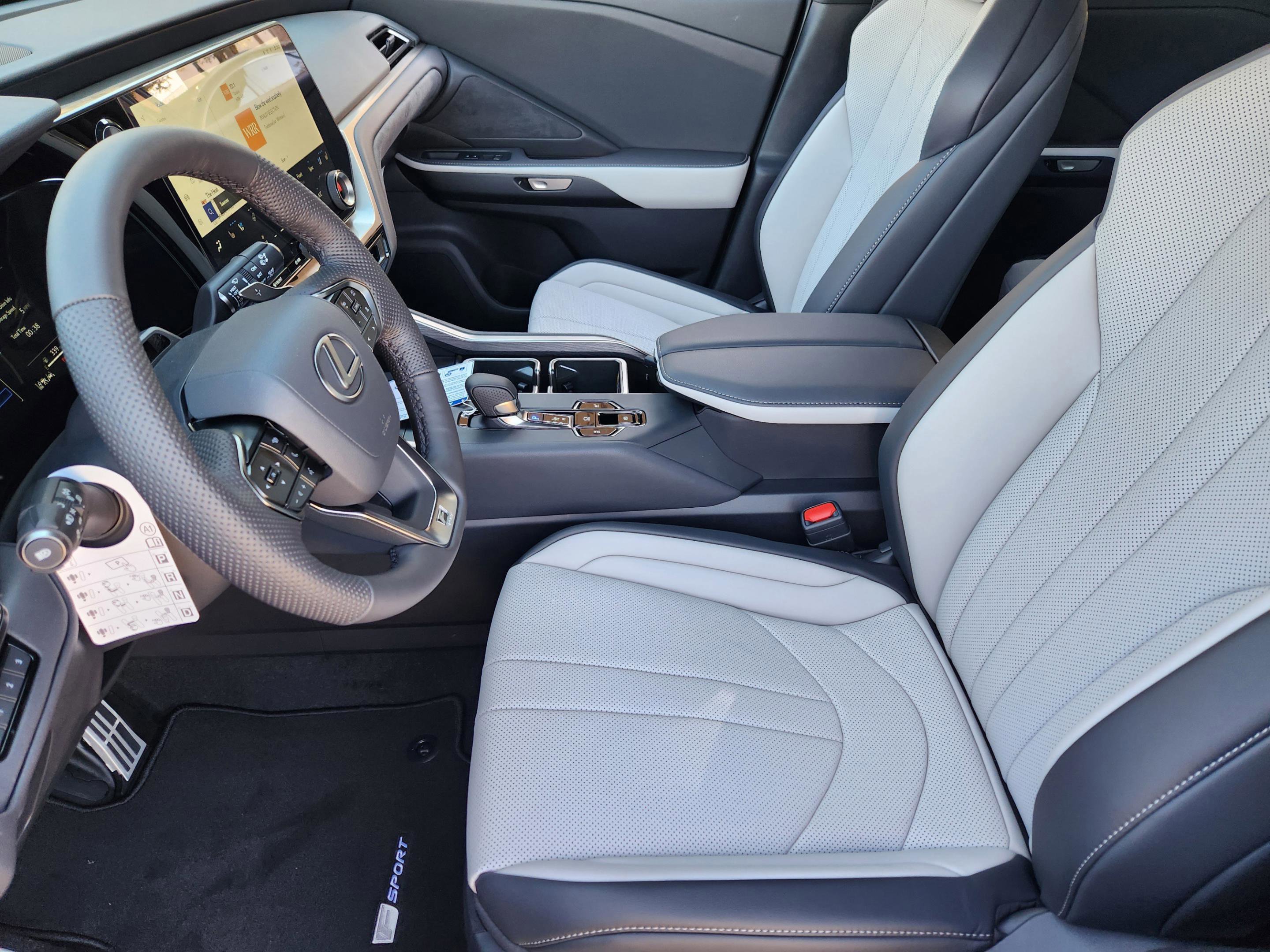 New 2026 Lexus TX 500h AWD image 8