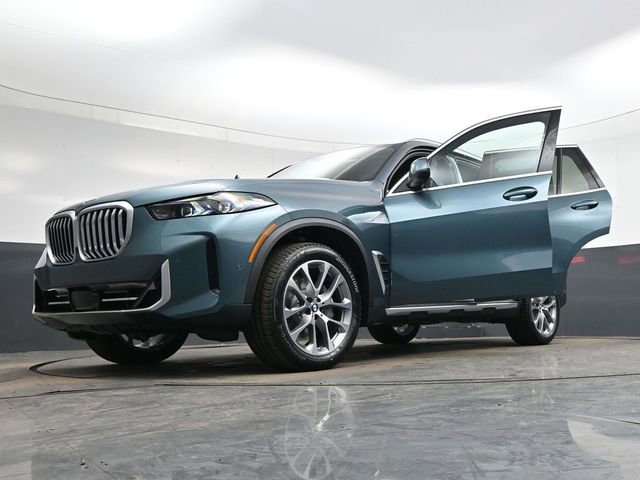 New 2026 BMW X5 sDrive40i w/ Premium Package image 40