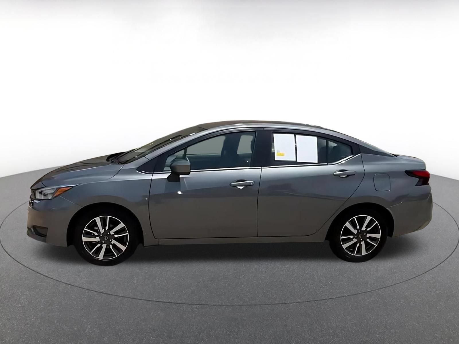 Used 2025 Nissan Versa SV FWD image 8