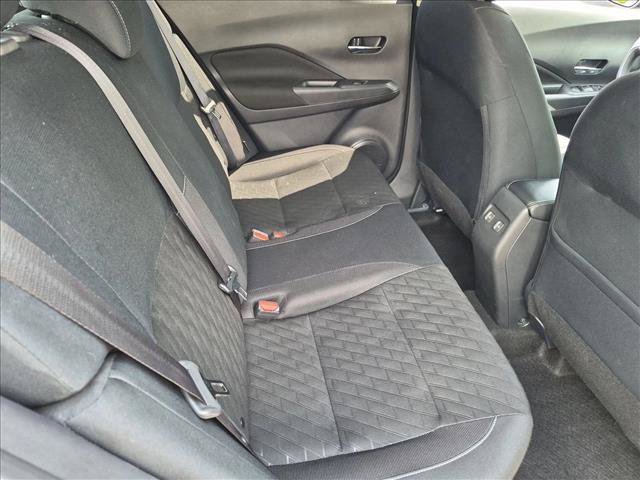 Used 2024 Nissan Kicks SV FWD image 18
