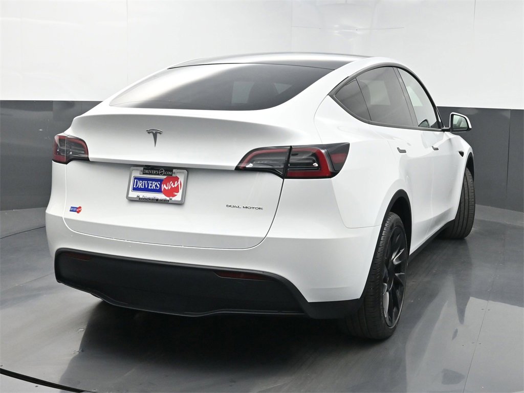 Used 2023 Tesla Model Y Long Range image 38